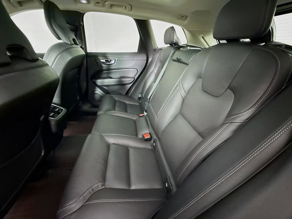 Used 2023 Volvo XC60 B5 Ultimate w/ Climate Package image 26