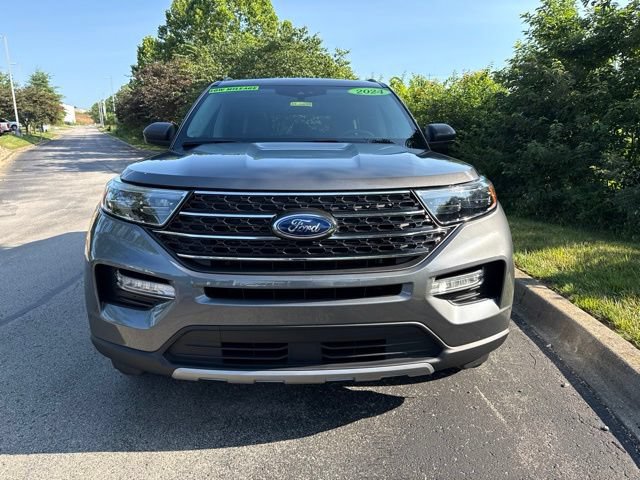 Used 2024 Ford Explorer XLT w/ Equipment Group 202A AWD/4WD image 3