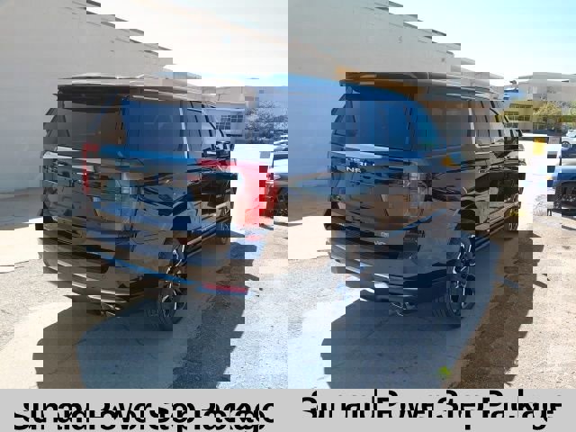 New 2026 GMC Yukon XL Denali w/ Sun & Power Step Package AWD/4WD image 4