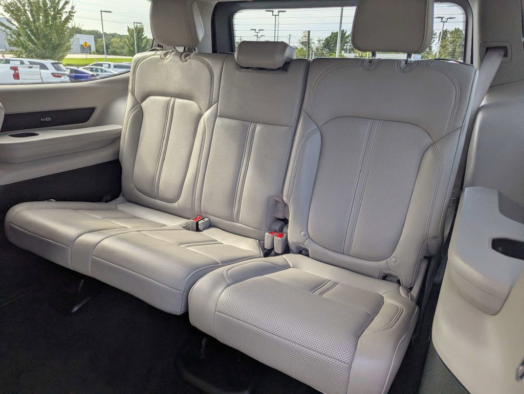 Used 2024 Jeep Wagoneer Series II AWD/4WD image 13