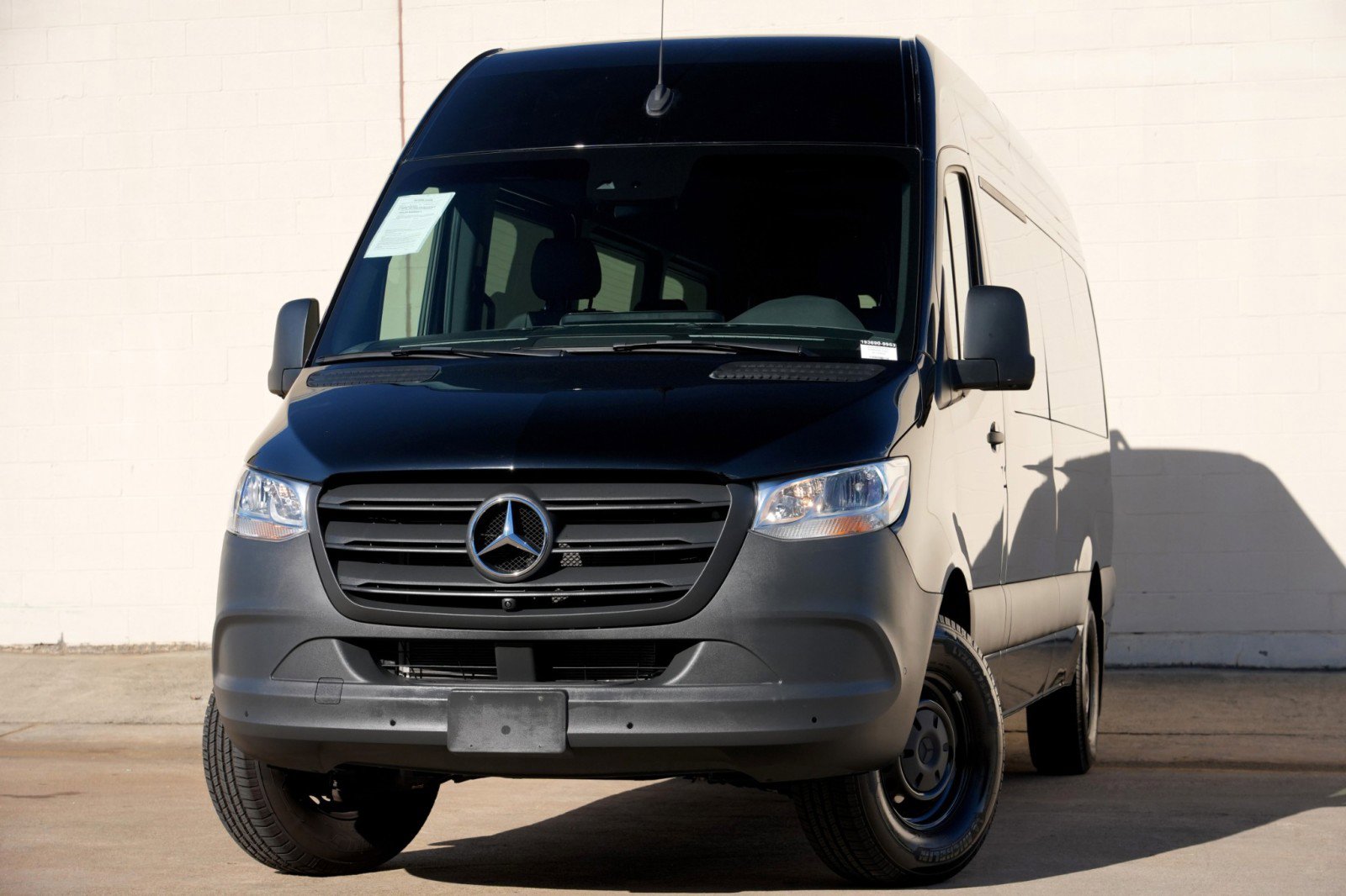 Used 2024 Mercedes-Benz Sprinter 2500 image 3