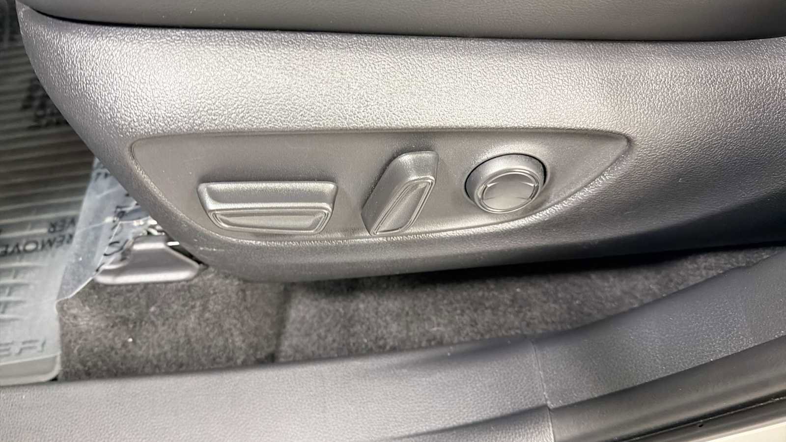 Certified 2026 Toyota Highlander XLE AWD/4WD image 14