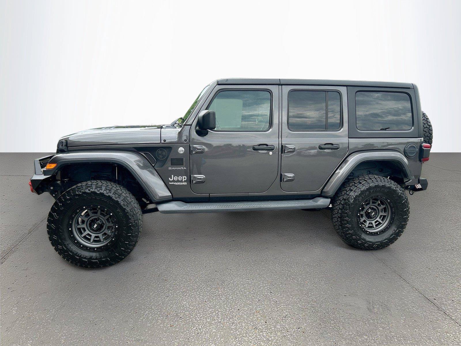 Used 2018 Jeep Wrangler Unlimited Sahara AWD/4WD image 7
