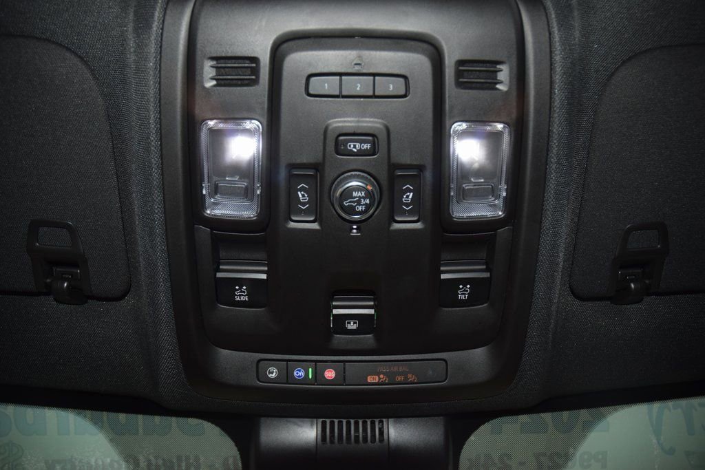 Used 2024 Chevrolet Suburban High Country AWD/4WD image 51
