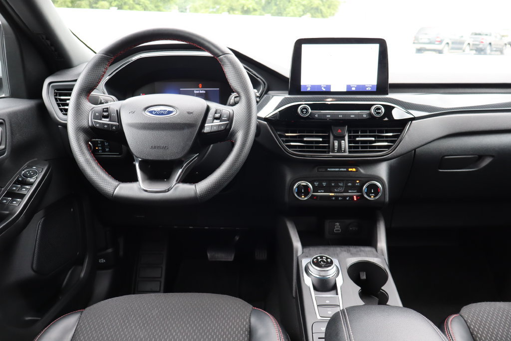 Used 2025 Ford Escape ST-Line Select AWD/4WD image 5