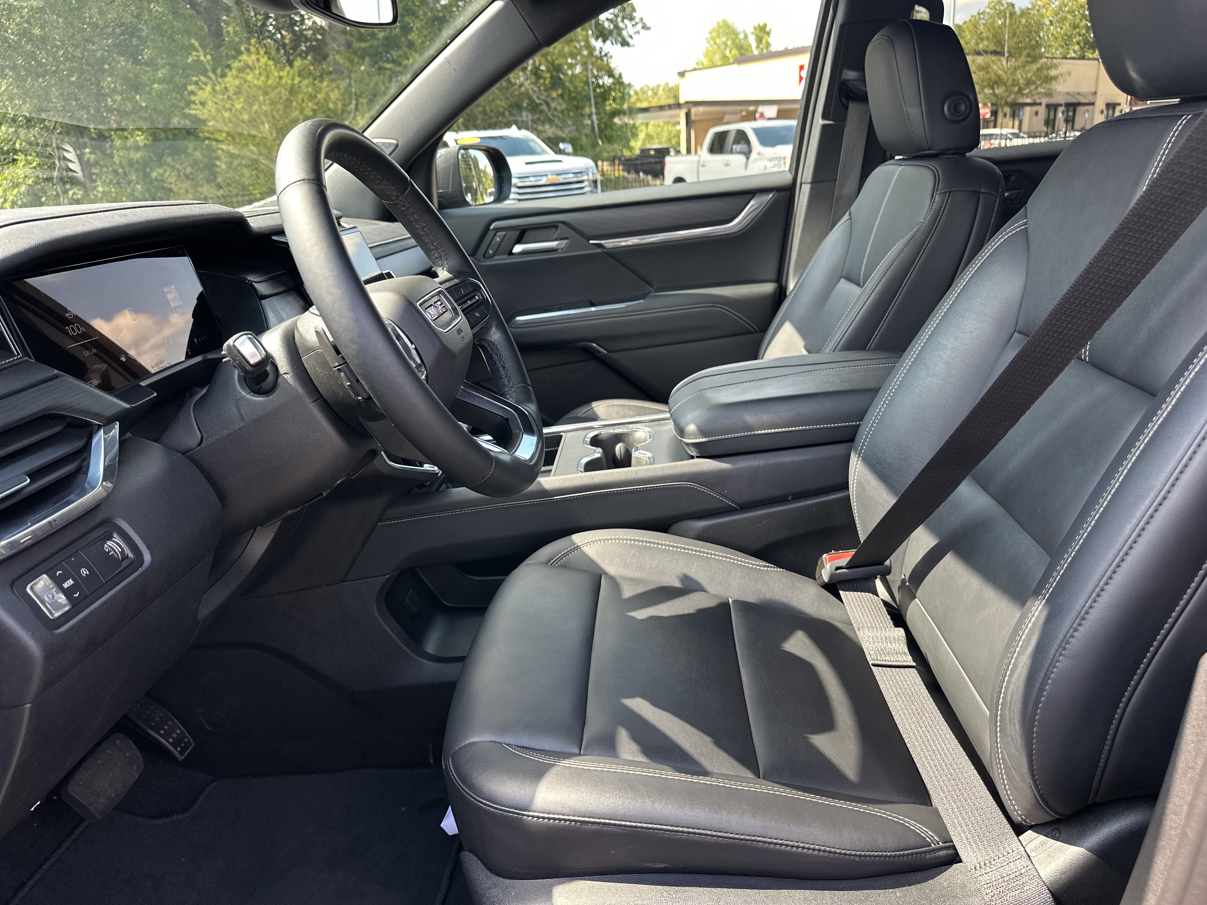 Used 2024 GMC Acadia Elevation FWD image 10