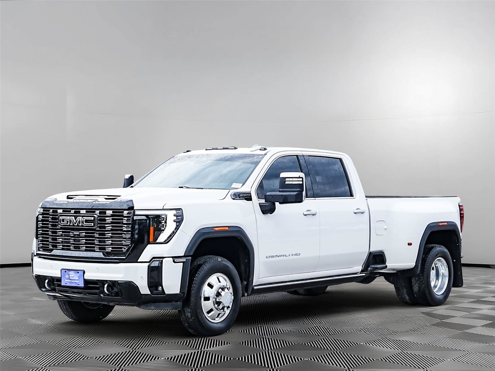 Used 2025 GMC Sierra 3500 Denali Ultimate AWD/4WD image 7