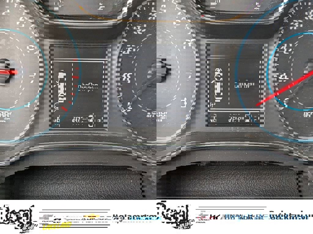 Used 2017 Chevrolet Cruze LT w/ Convenience Package image 30