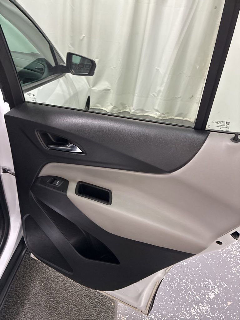 Used 2022 Chevrolet Equinox LS w/ LS Convenience Package AWD/4WD image 27