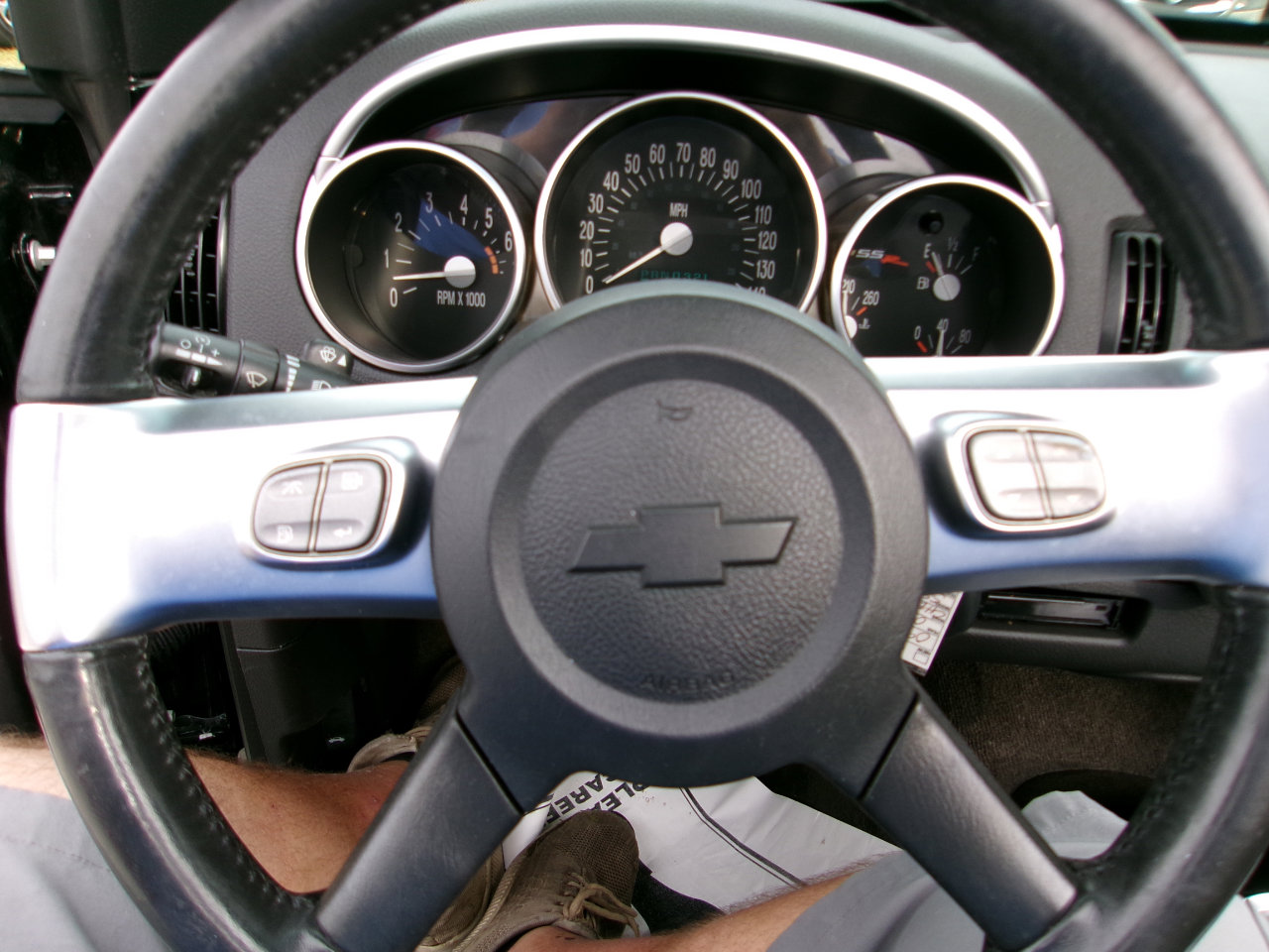 Used 2003 Chevrolet SSR w/ Preferred Equipment Group image 26