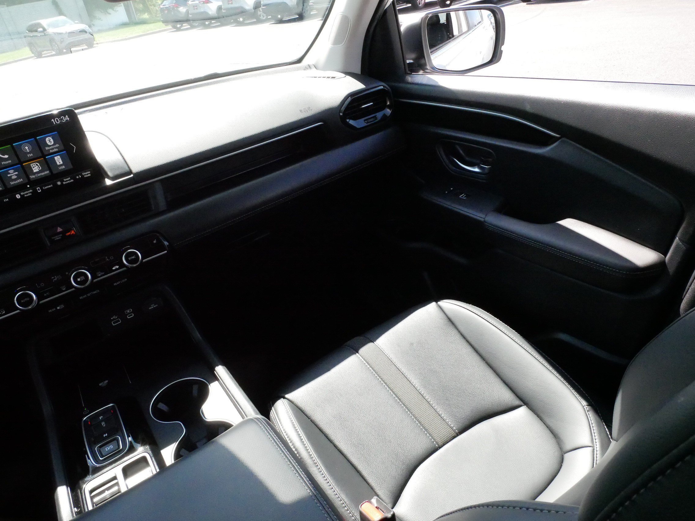 Used 2025 Honda Pilot EX-L image 11