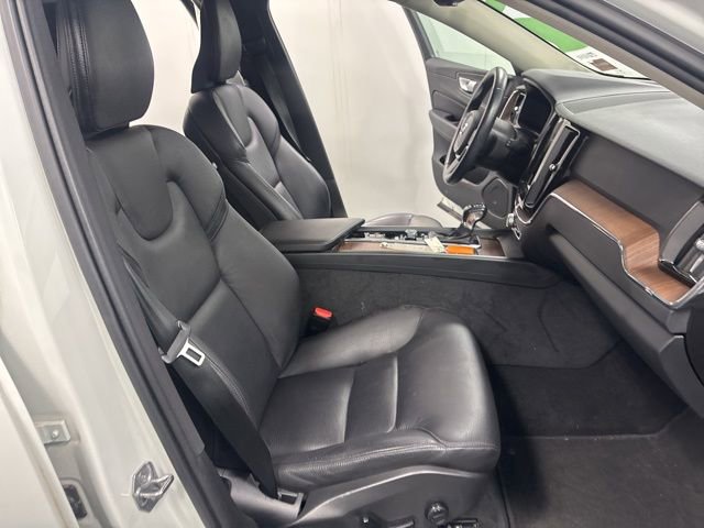 Used 2021 Volvo XC60 T5 Momentum image 19