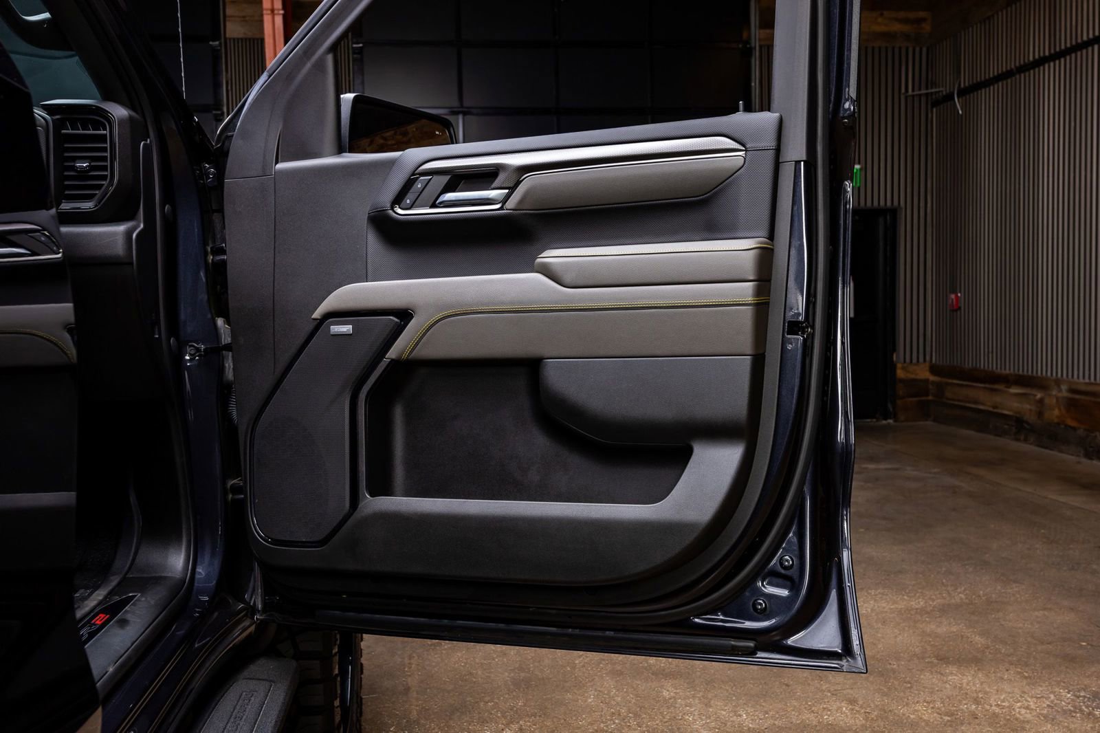 Used 2022 Chevrolet Silverado 1500 ZR2 w/ Technology Package image 37