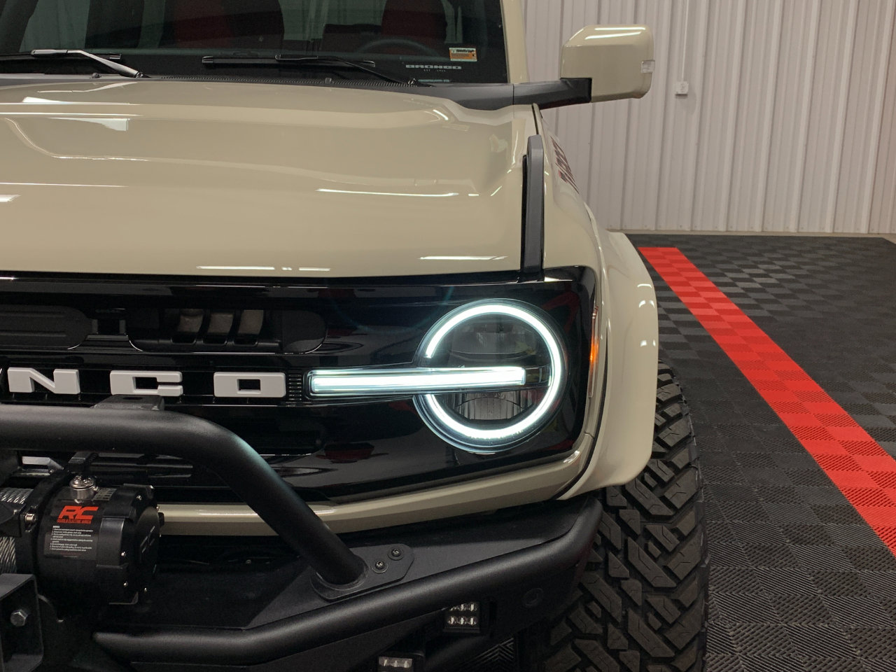 Used 2025 Ford Bronco Outer Banks w/ Sasquatch Package image 17