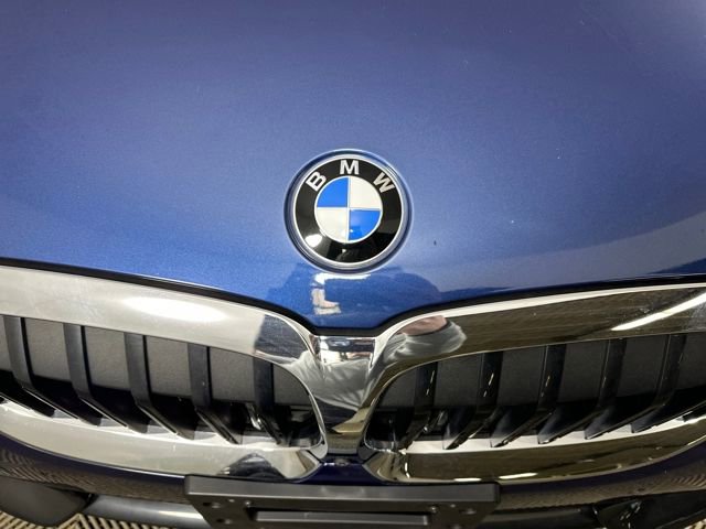 Used 2021 BMW 330e xDrive w/ Convenience Package image 9