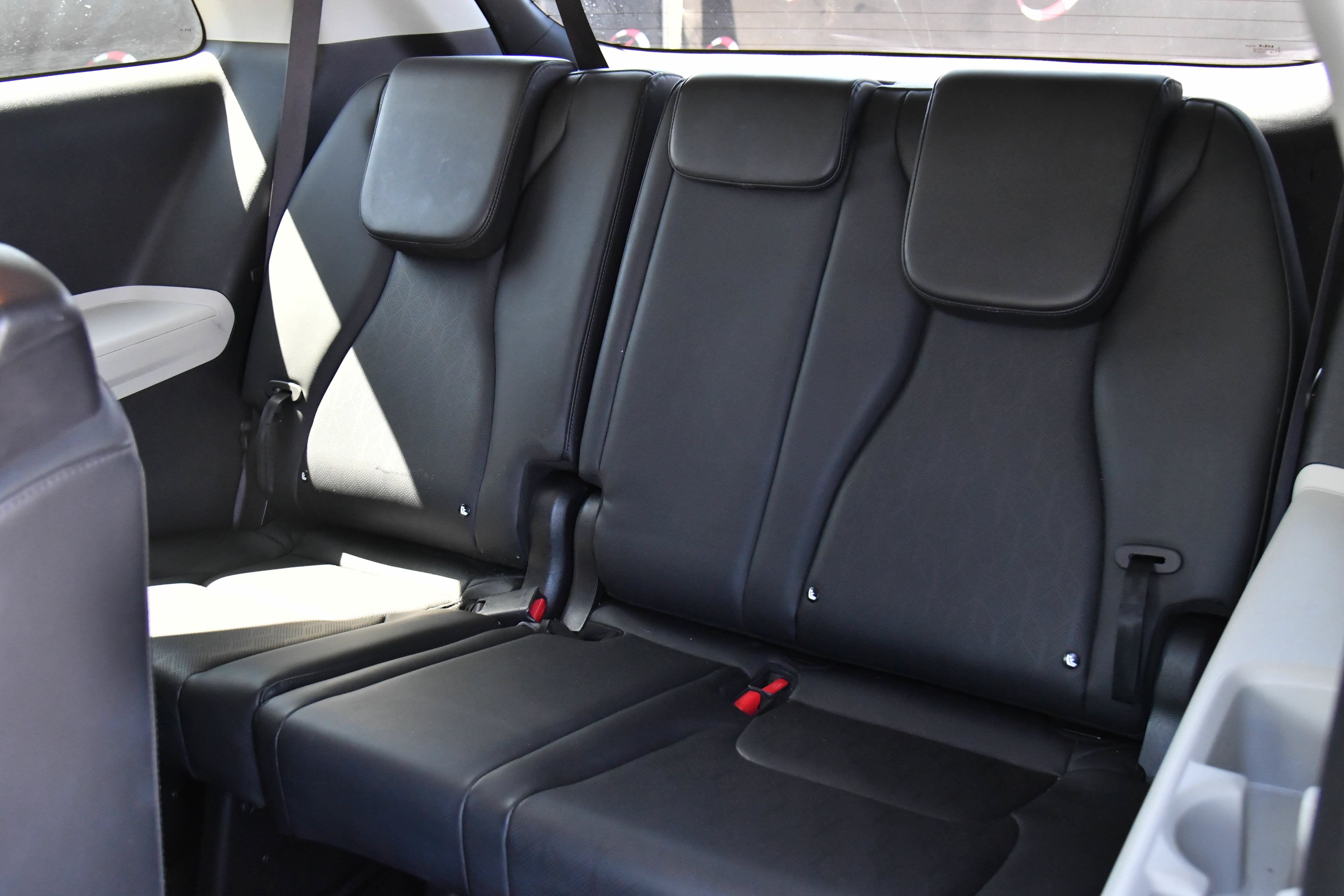 Used 2023 Kia Carnival LX FWD image 38