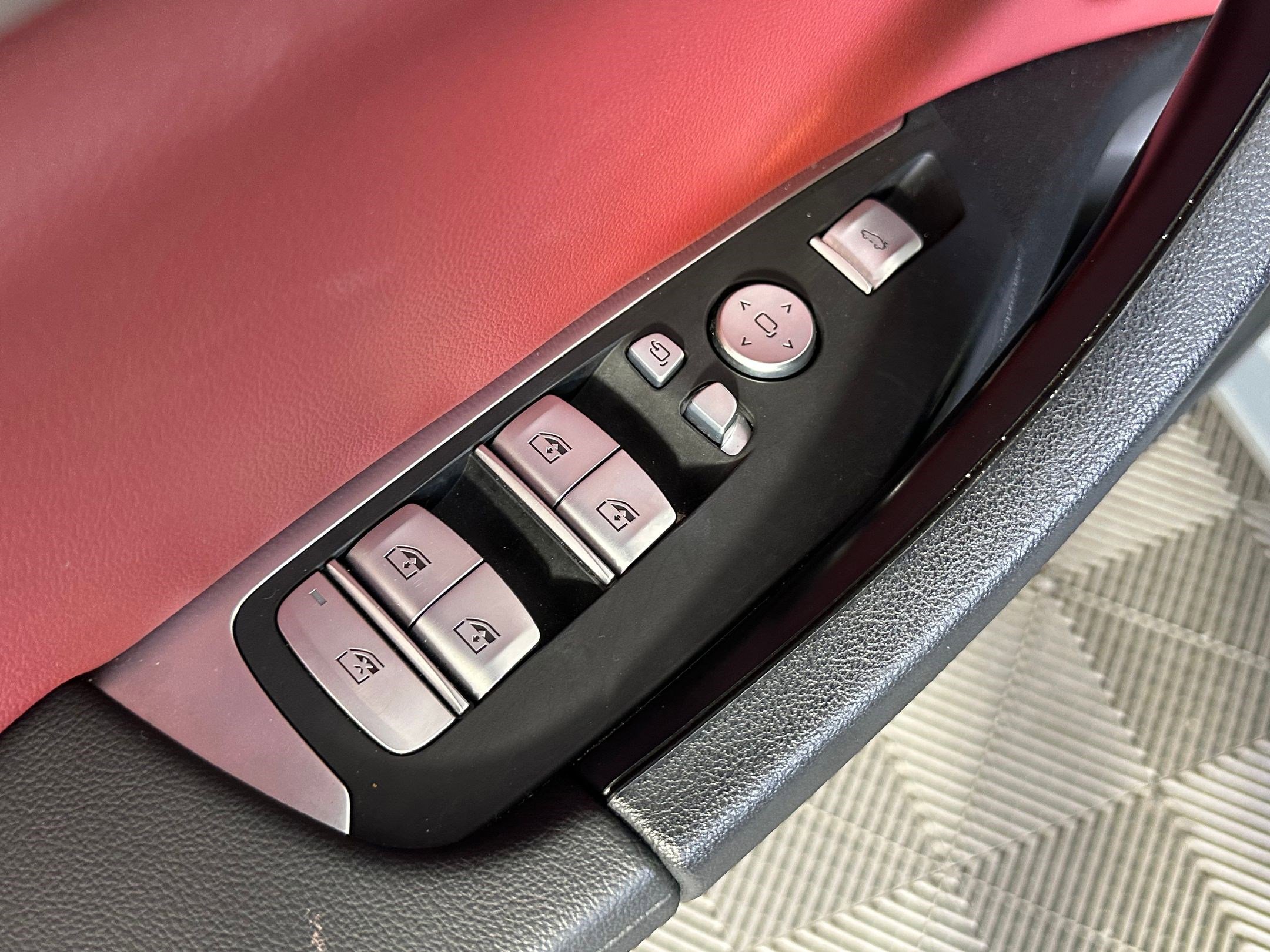 Certified 2023 BMW X4 xDrive30i w/ M Sport Package image 21