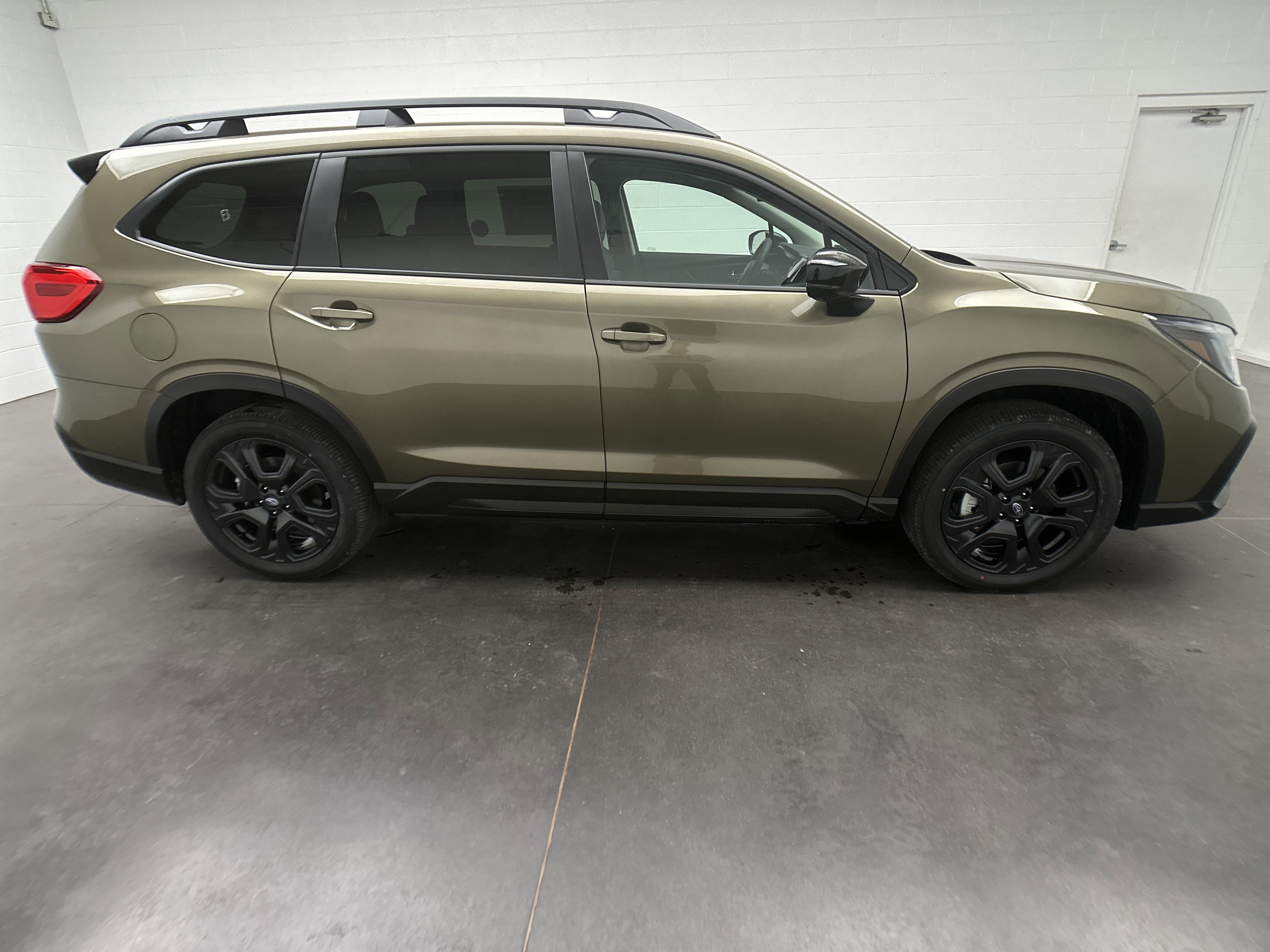 New 2025 Subaru Ascent Bronze Edition image 10