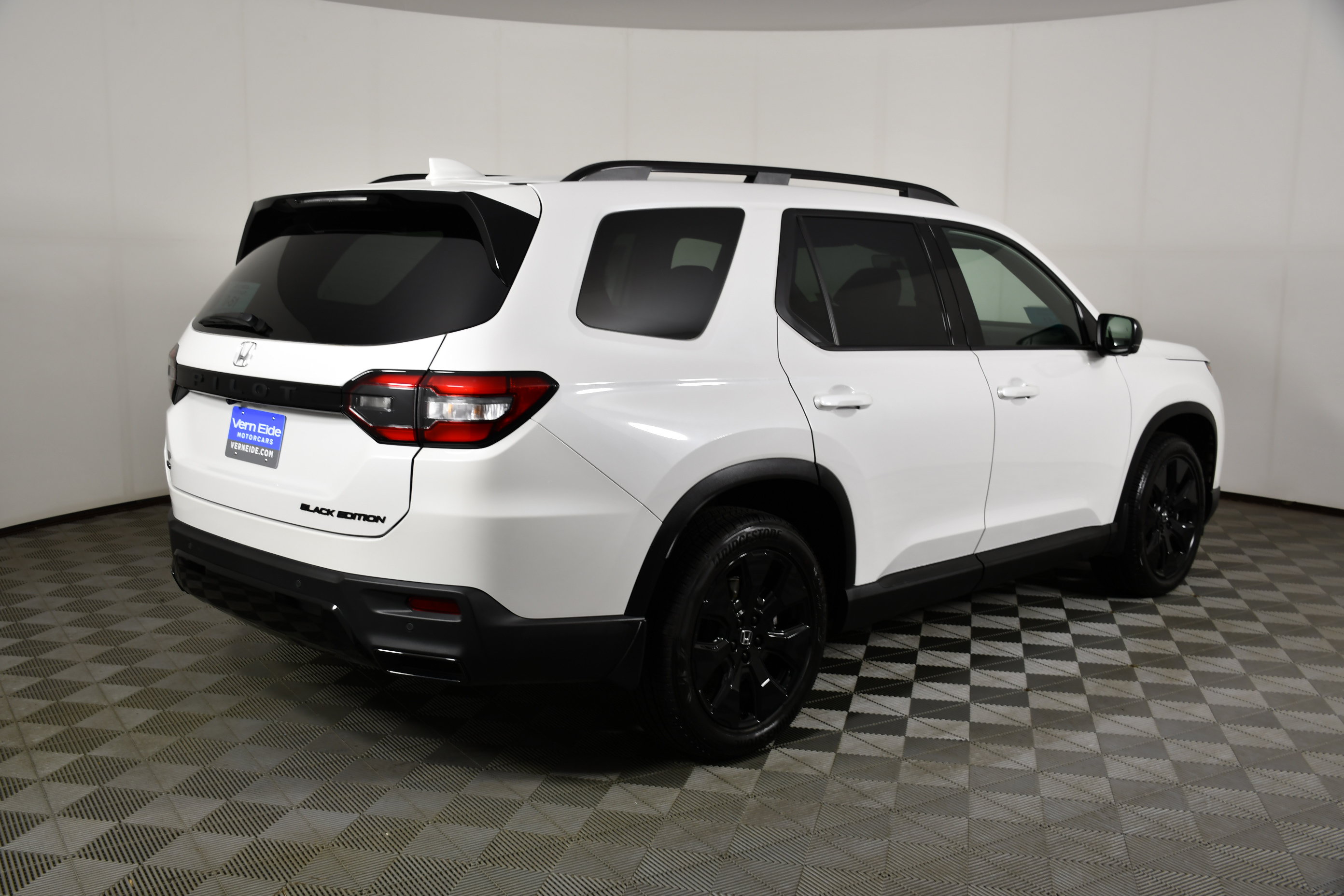 Certified 2026 Honda Pilot Black Edition image 6