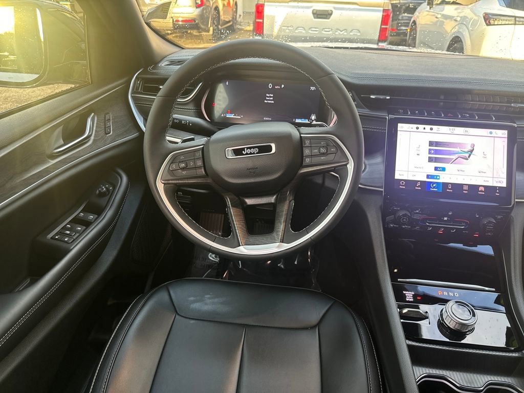 Used 2024 Jeep Grand Cherokee Limited image 13