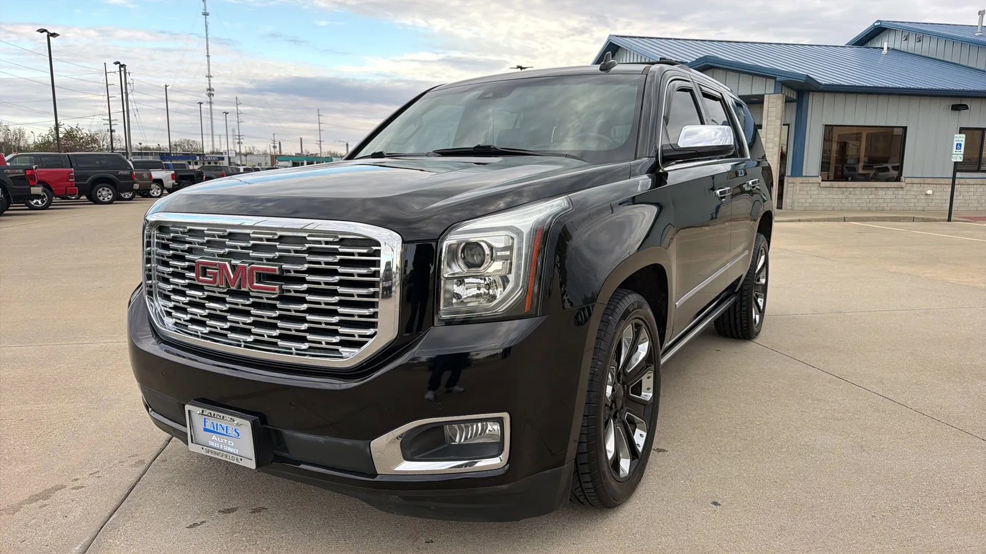 Used 2019 GMC Yukon Denali w/ Denali Ultimate Package image 3