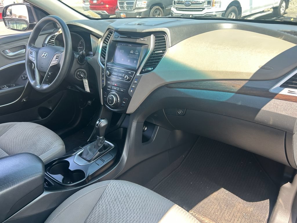 Used 2017 Hyundai Santa Fe SE w/ Cargo Package AWD/4WD image 33