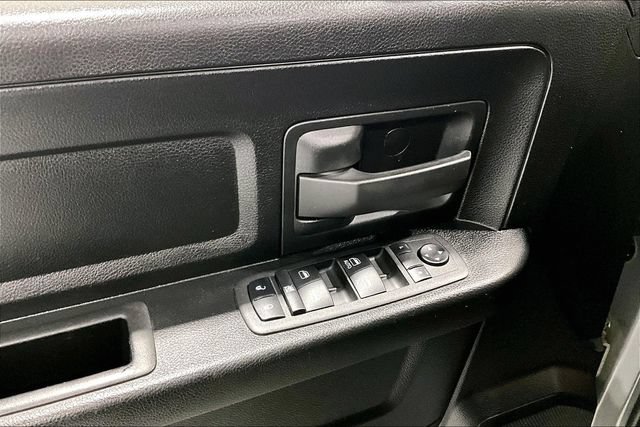 Used 2022 RAM 1500 Express w/ Ceramic Grey Express Package AWD/4WD image 46