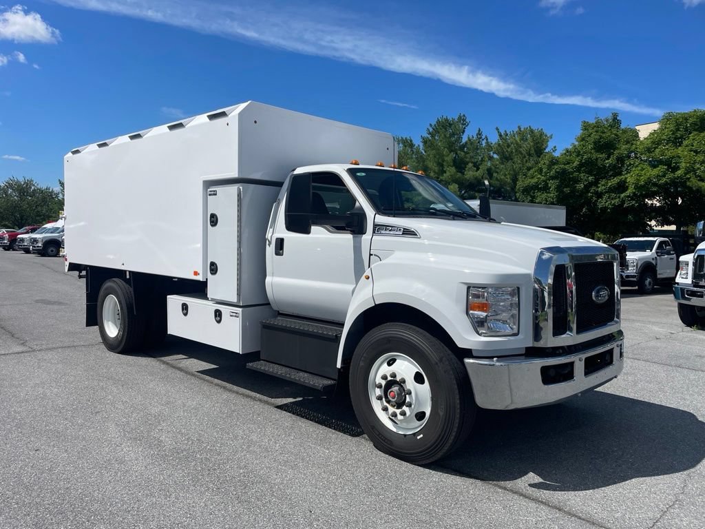 New 2027 Ford F750 2WD Regular Cab Super Duty image 3