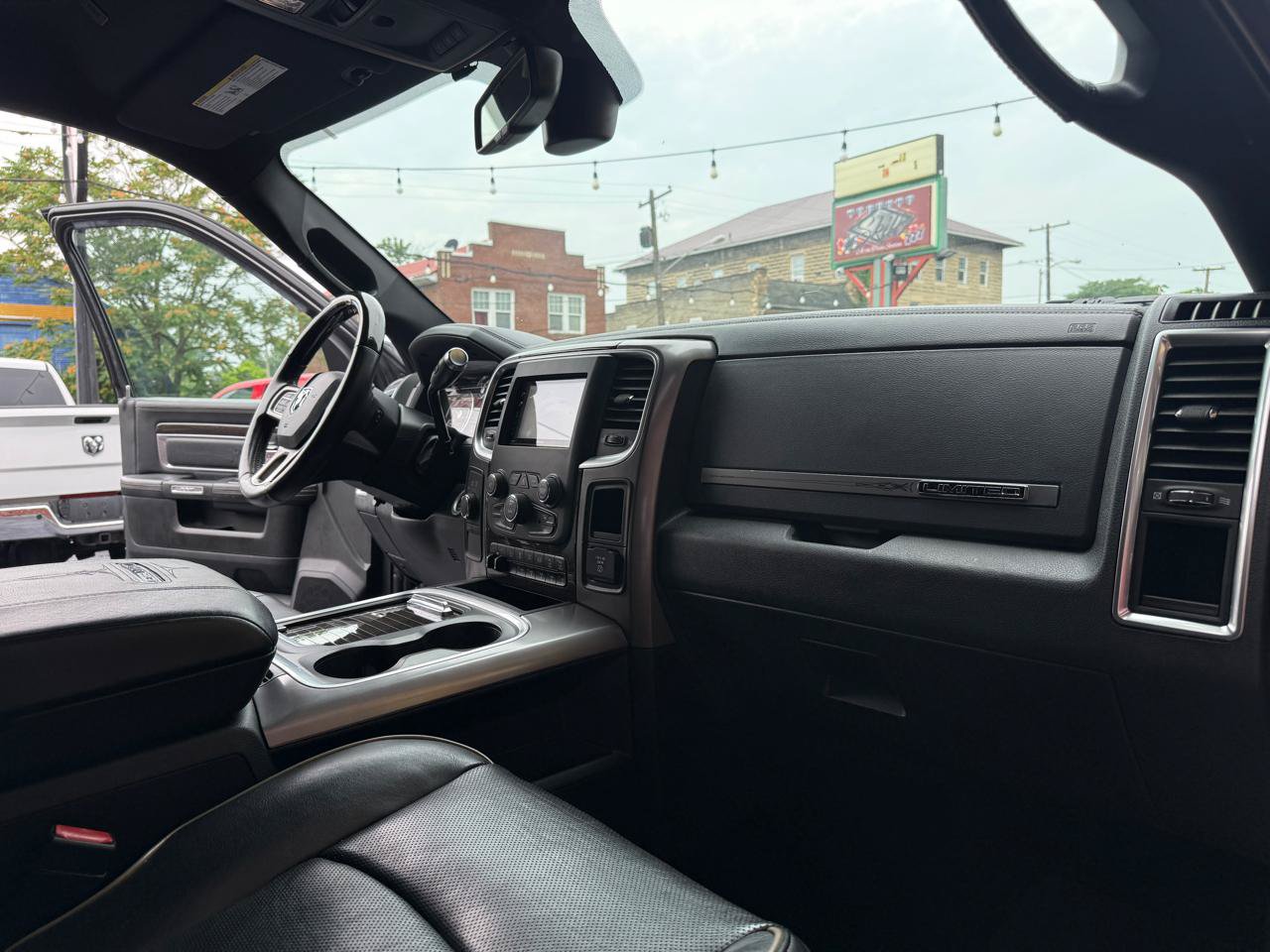 Used 2018 RAM 2500 Limited AWD/4WD image 20
