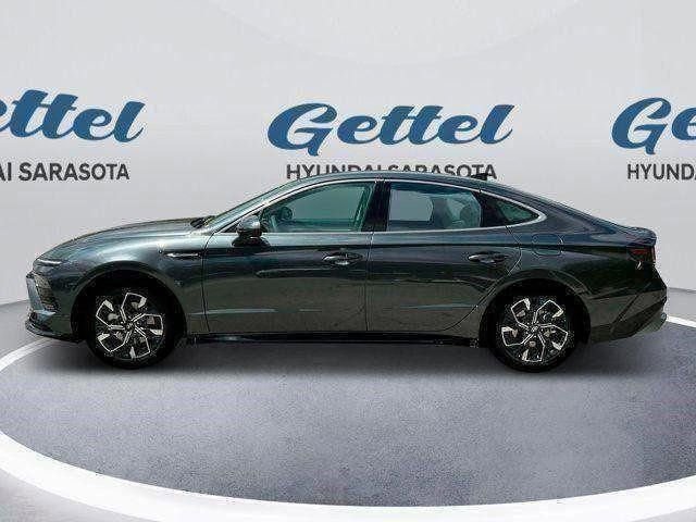 New 2025 Hyundai Sonata SEL image 3