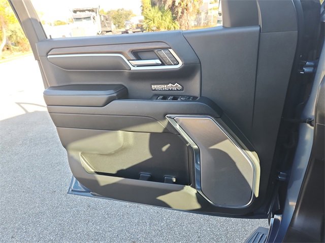 Certified 2024 Chevrolet Silverado 1500 High Country w/ Technology Package image 19