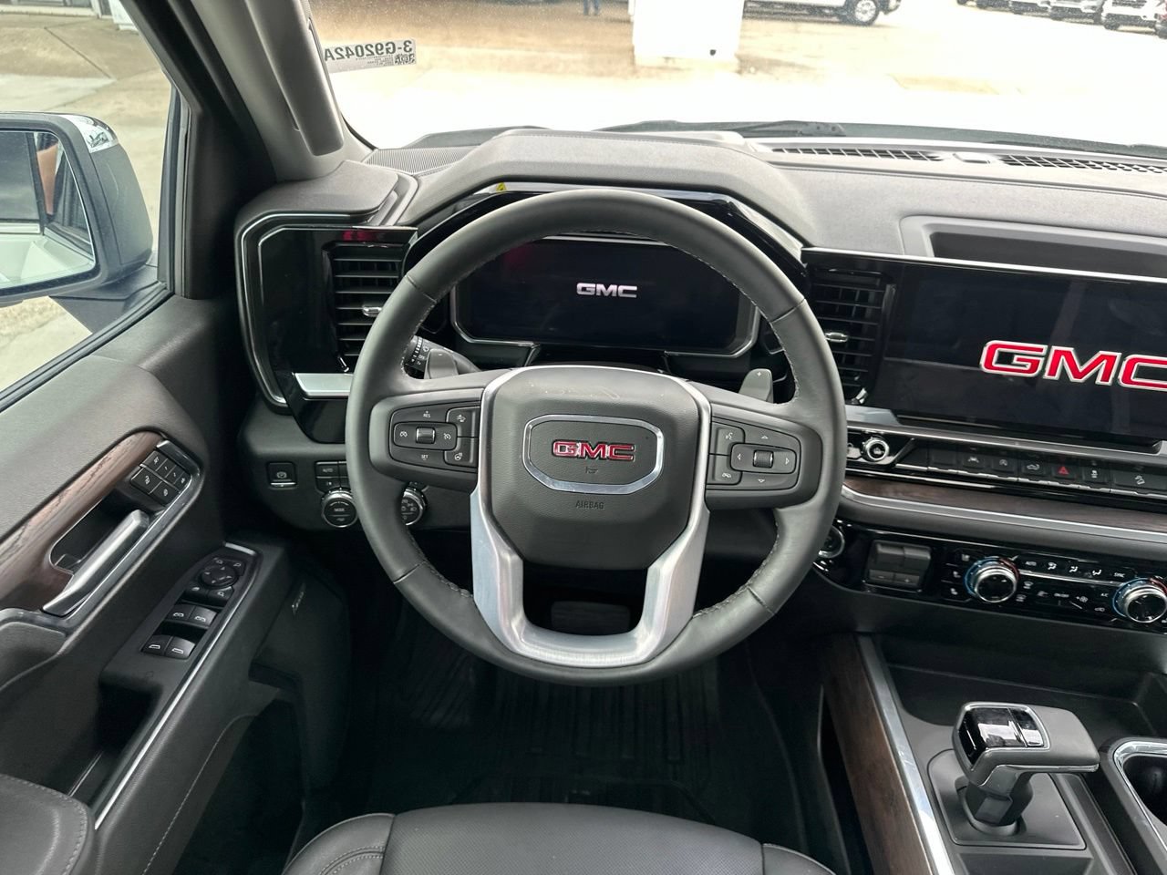 Used 2026 GMC Sierra 1500 SLT AWD/4WD image 11