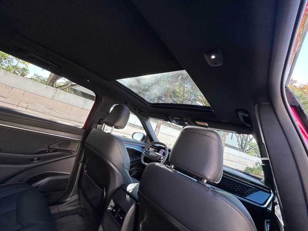 Used 2025 Jeep Wagoneer S Limited image 46