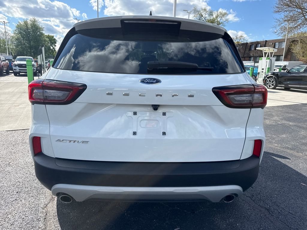 Used 2023 Ford Escape Active w/ Cold Weather Package FWD image 8