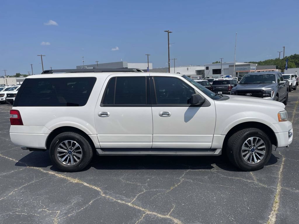 Used 2017 Ford Expedition EL XLT w/ Equipment Group 202A RWD image 2