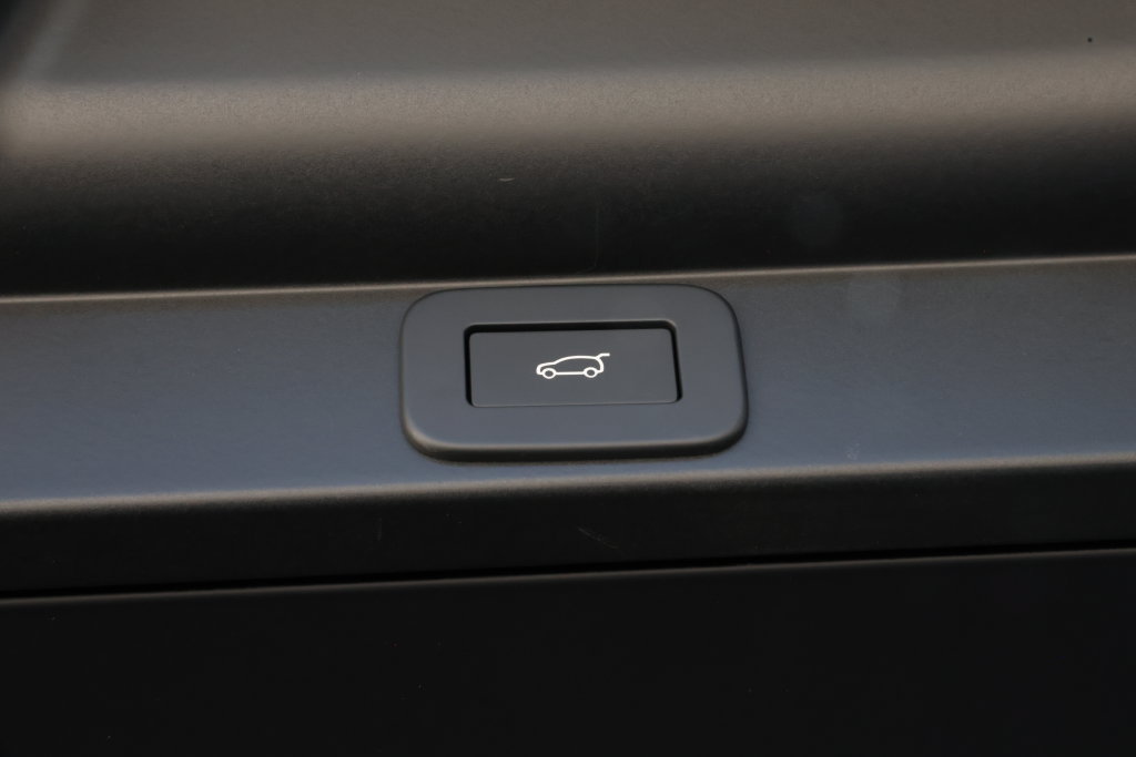 New 2027 Land Rover Range Rover Long Wheelbase SE AWD/4WD image 9