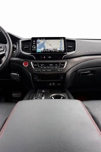 Used 2025 Honda Ridgeline TrailSport image 18