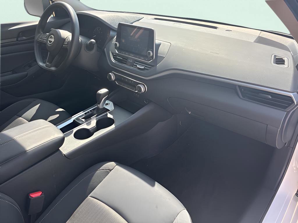 Used 2025 Nissan Altima 2.5 S image 12