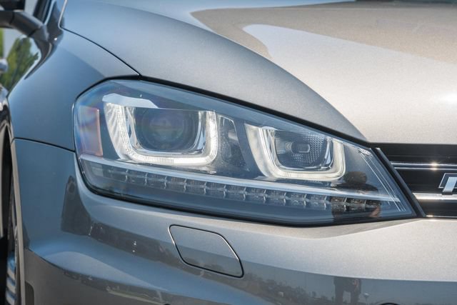 Used 2017 Volkswagen Golf R 4-Door AWD/4WD image 15