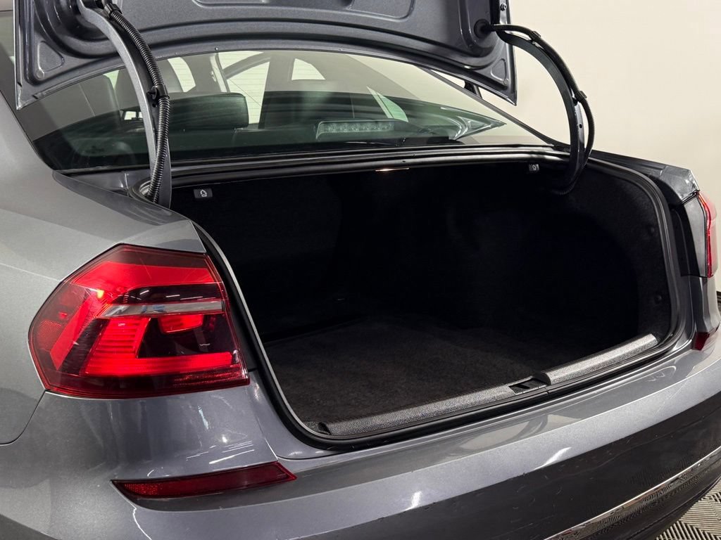 Used 2019 Volkswagen Passat 2.0T Wolfsburg FWD image 33