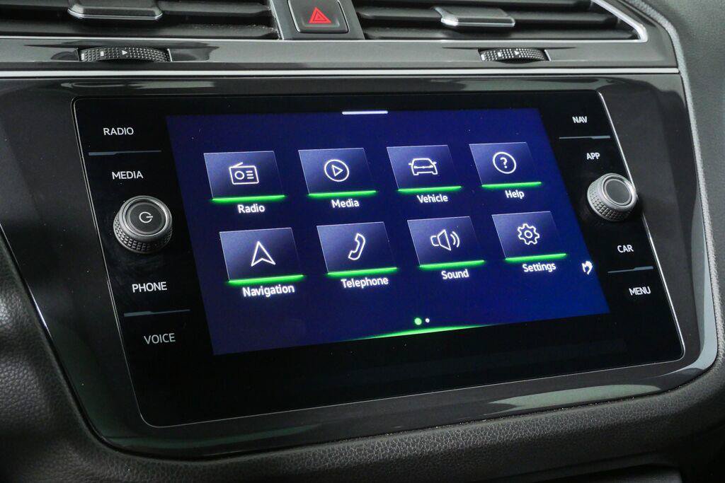 Used 2024 Volkswagen Tiguan SEL R-Line AWD/4WD image 15