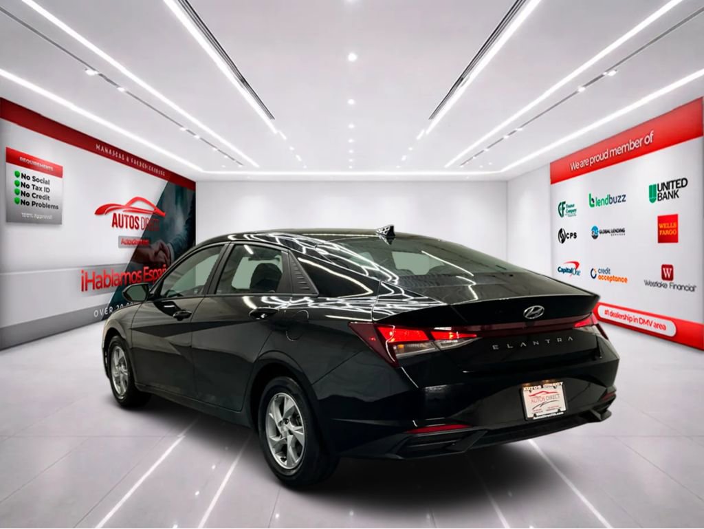 Used 2021 Hyundai Elantra SE w/ Cargo Package image 5