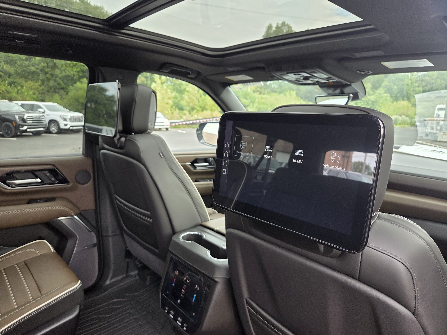 New 2026 GMC Yukon XL Denali Ultimate AWD/4WD image 28