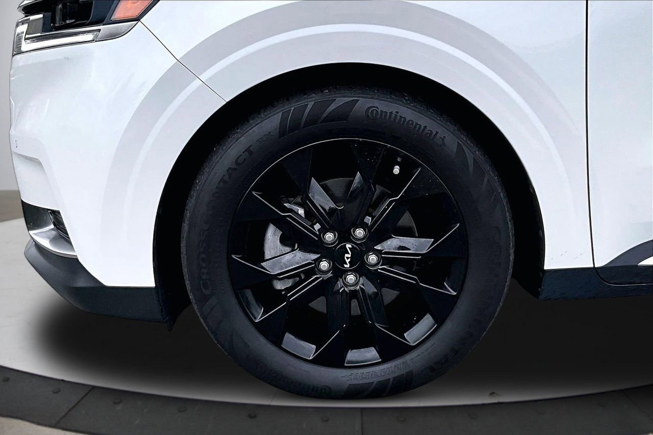 Used 2024 Kia Carnival SX image 34