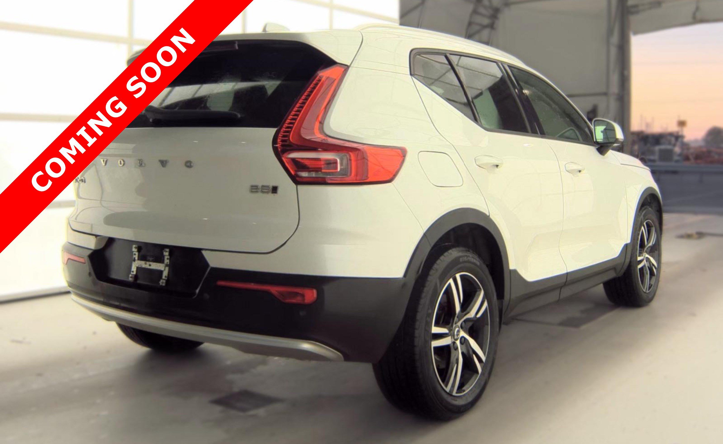 Used 2023 Volvo XC40 B5 Core AWD/4WD image 4