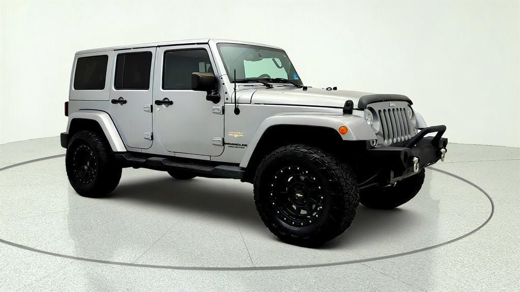 Used 2015 Jeep Wrangler Unlimited Sahara w/ Connectivity Group AWD/4WD image 3