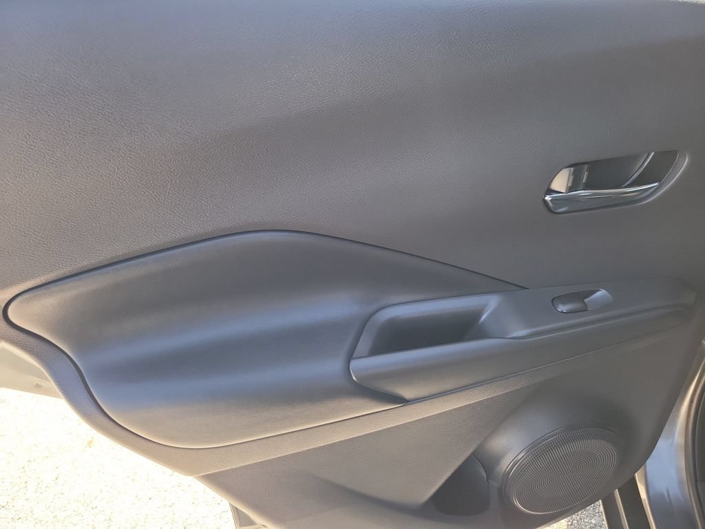Used 2019 Nissan Kicks SR w/ SR Premium Package FWD image 12