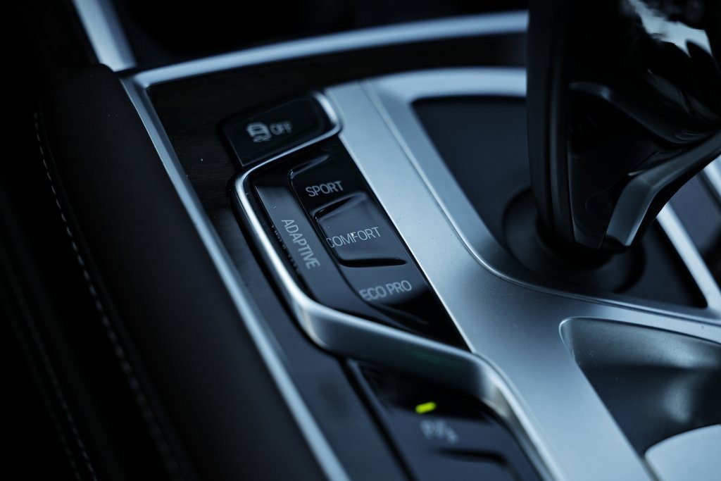 Used 2022 BMW 750i xDrive w/ Luxury Rear Seating Package image 45