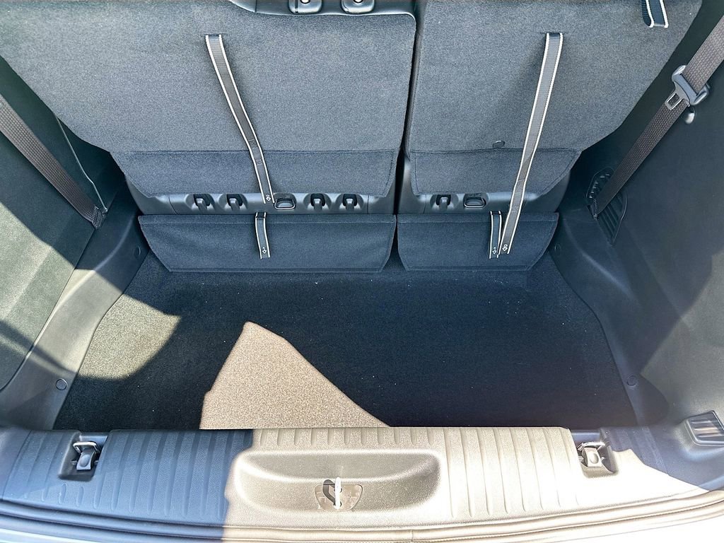 New 2026 Chrysler Pacifica Select FWD image 25