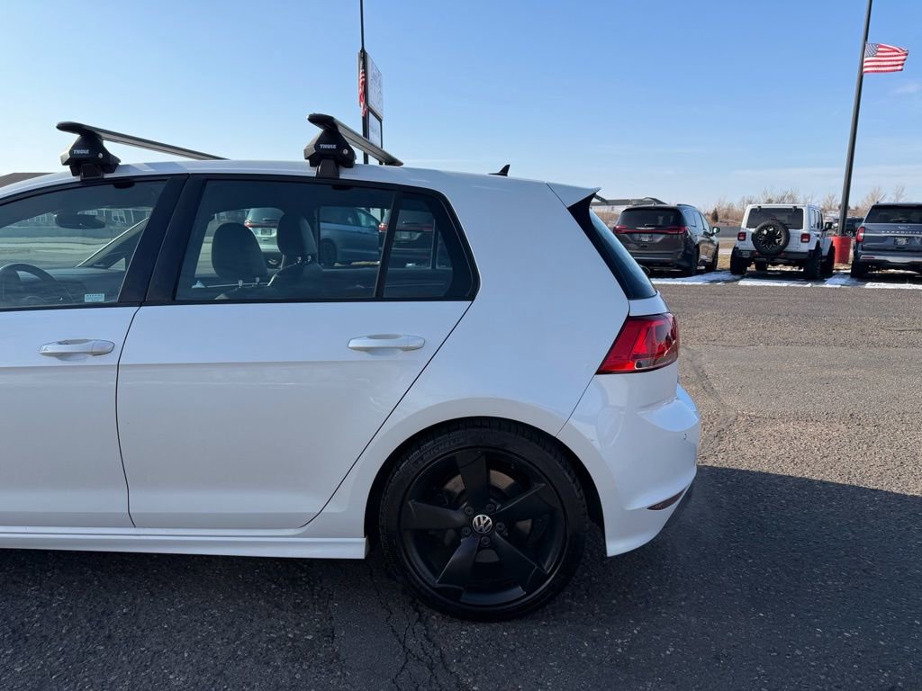 Used 2017 Volkswagen Golf R 4-Door AWD/4WD image 7
